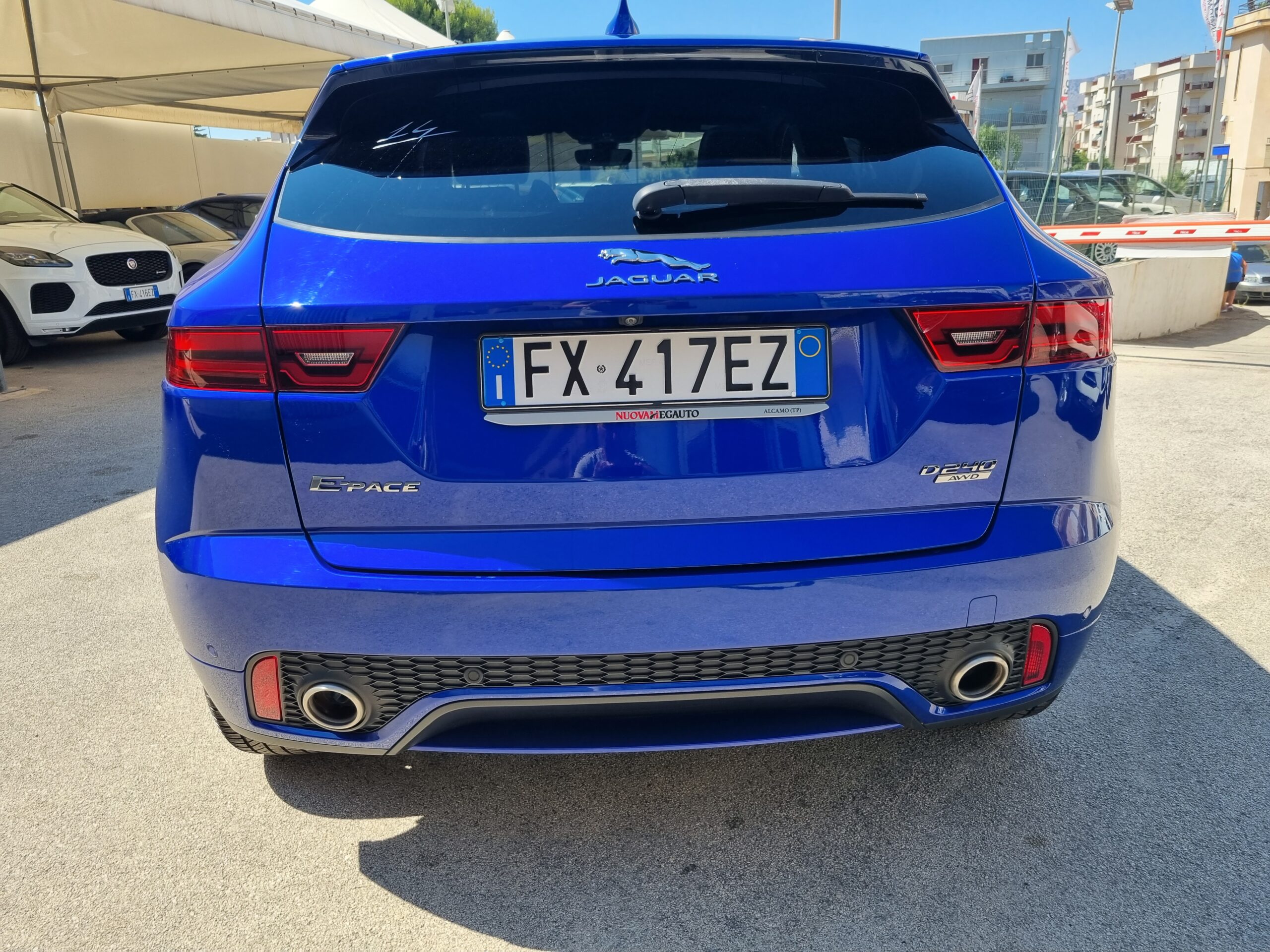 COMPATIBILE CON JAGUAR E-Pace (X540) 5P dal 17 in poi Smooth PORTASCI  MAGNETICO PER TETTO AUTO NON IN VETRO PORTA SCI CON CALAMITA PER 2 PAIA DI  SCI