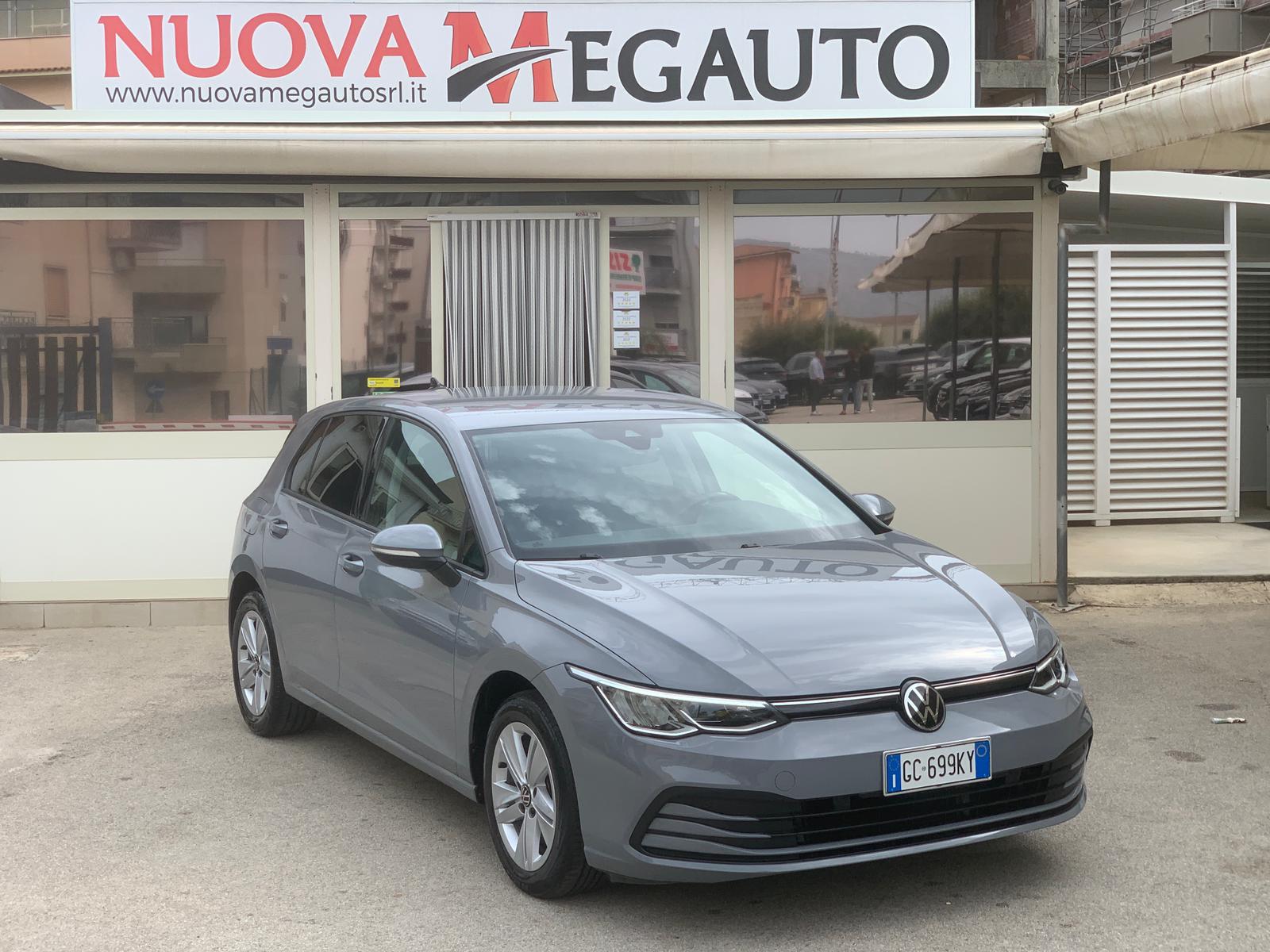 Volkswagen Golf VIII Berlina 1.0 Life MildHybrid