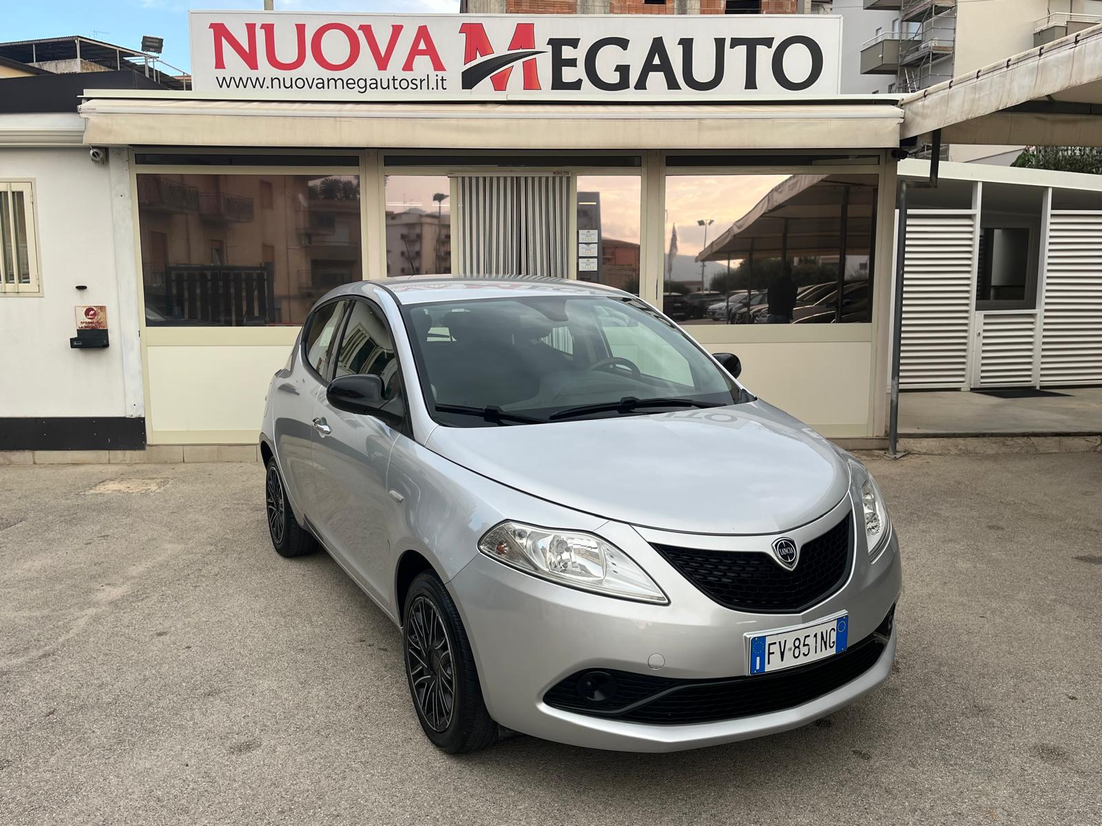 Lancia Ypsilon 1.2 8V, Gold