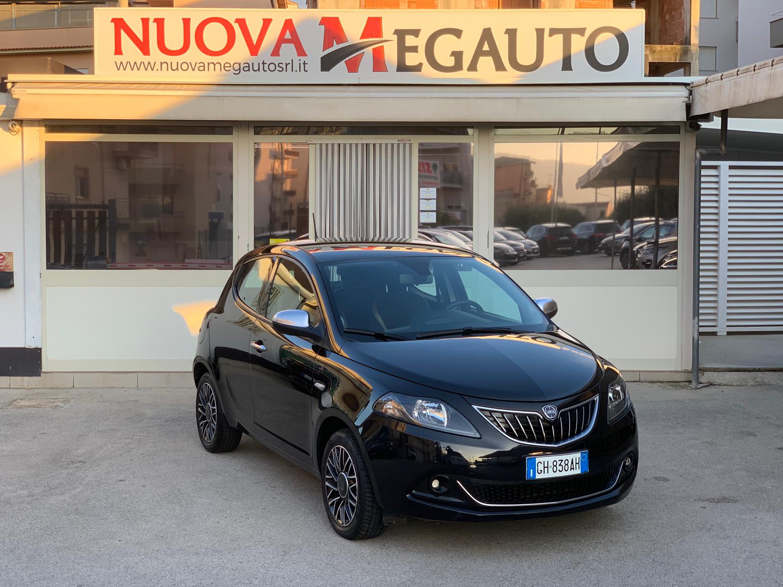 Lancia Ypsilon 1.0 Hybrid Alberta Ferretti MHEV