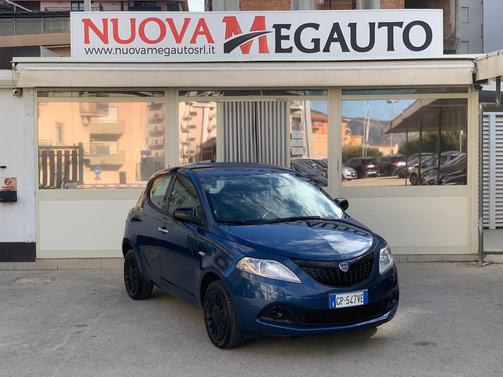 Lancia Ypsilon 1.0 Hybrid Silver MHEV