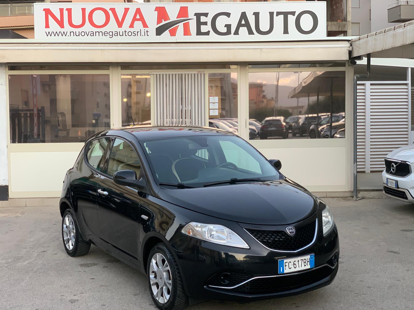 Lancia Ypsilon 1.2 8V Gold