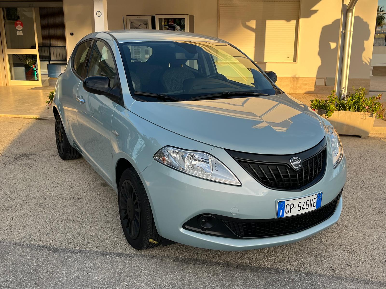 Lancia Ypsilon 1.0 Hybrid Silver MHEV