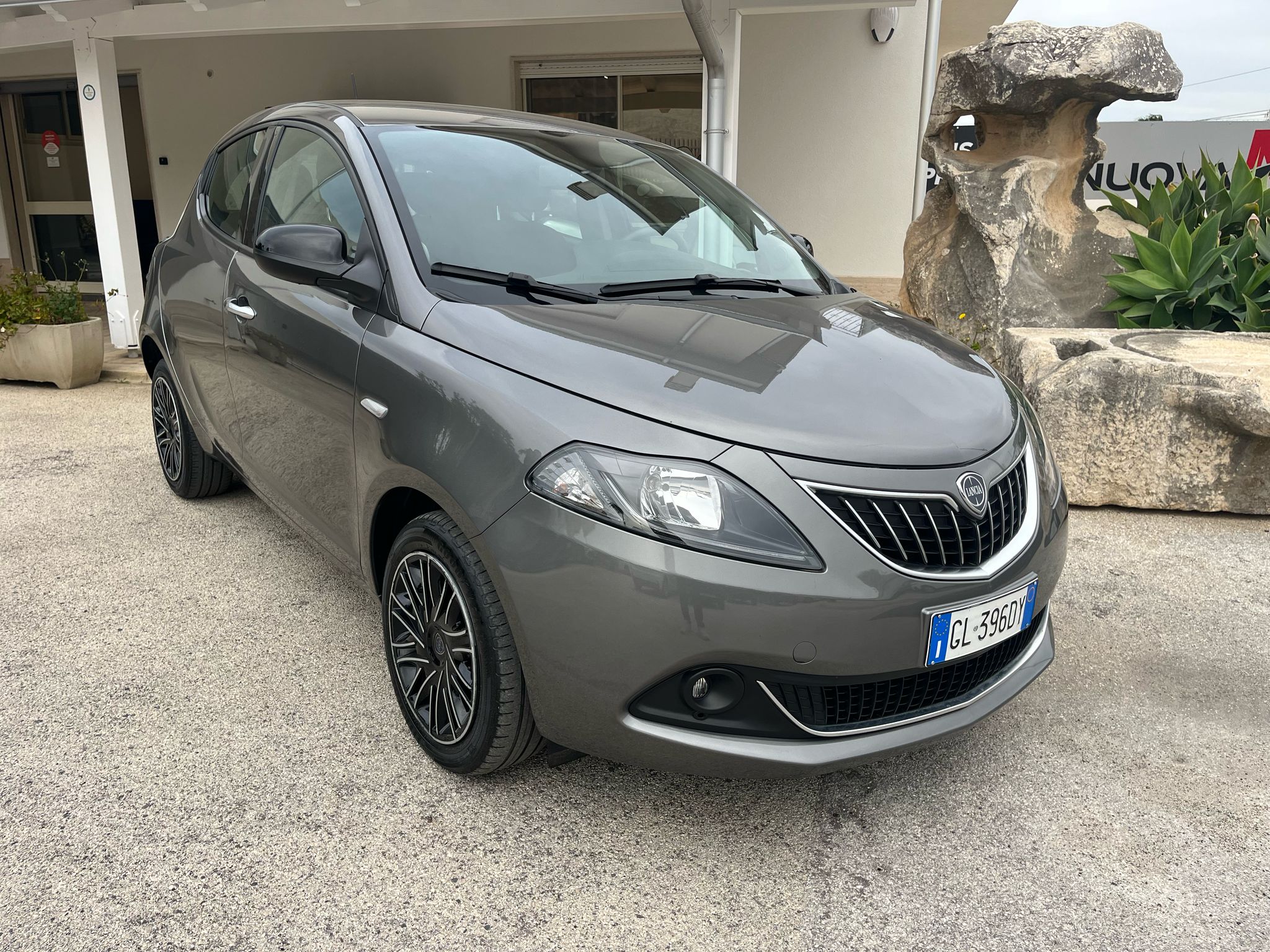 Lancia Ypsilon 1.0 Hybrid Gold