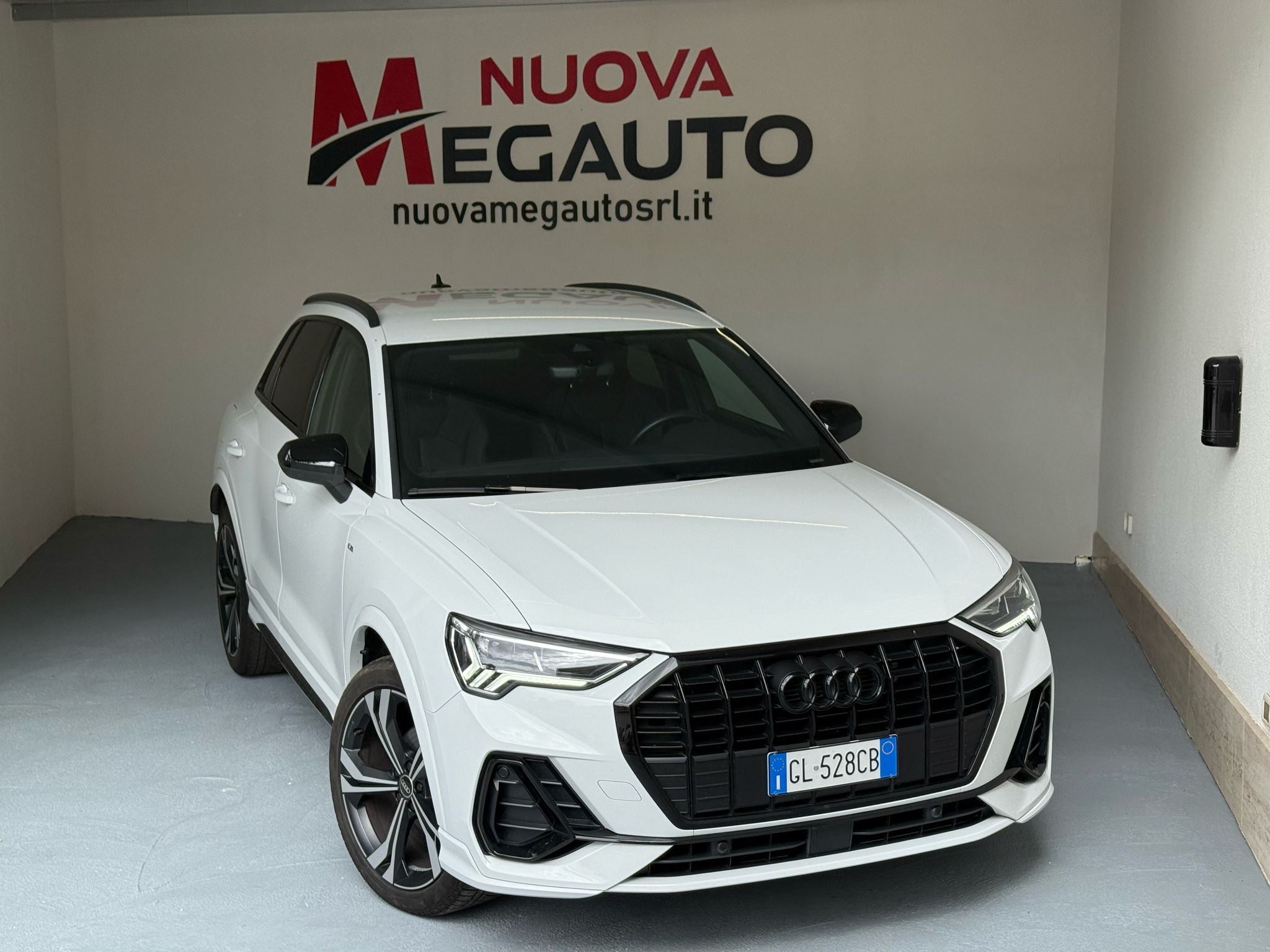 Audi  Q3 2.0 TDI 35 S Line